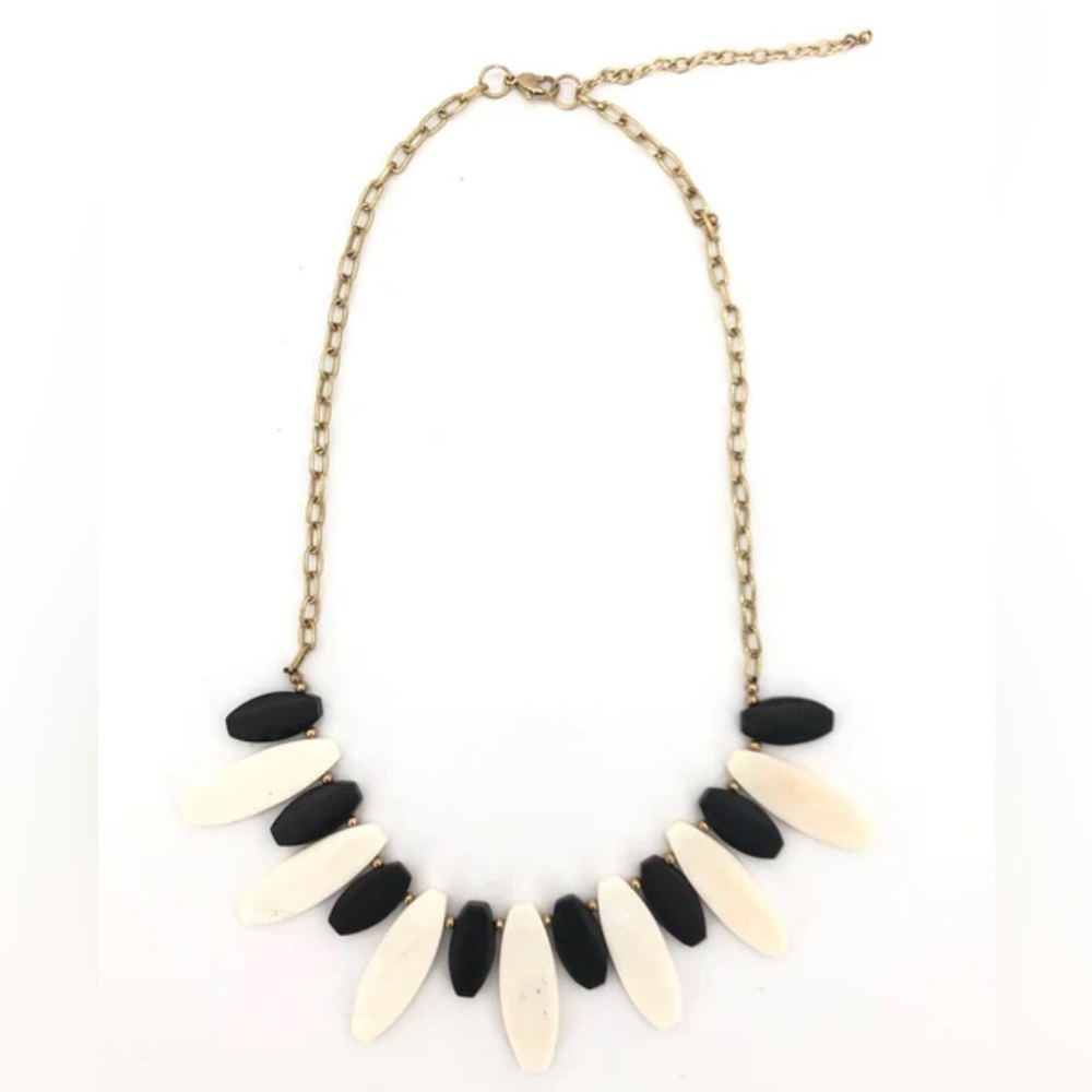 Omala NWT modern bib necklace